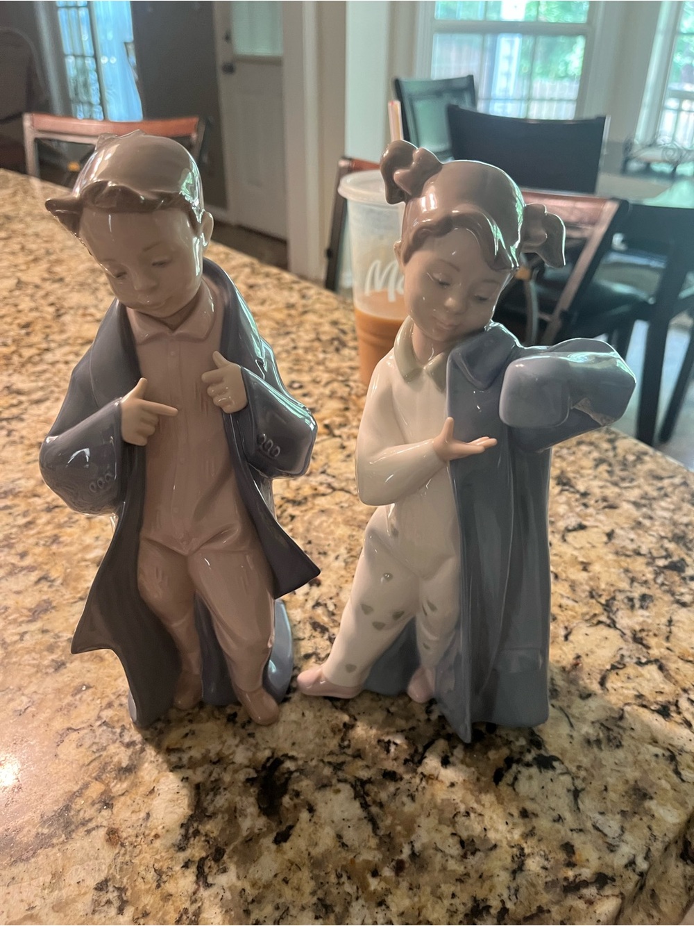 Lladro nao Porcelain Boy and Girl Figurine Pair in Blue and Cream Finish excelle